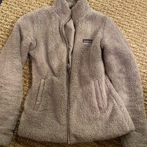 Patagonia women’s medium jacket. Excellent condition and so comfortable!